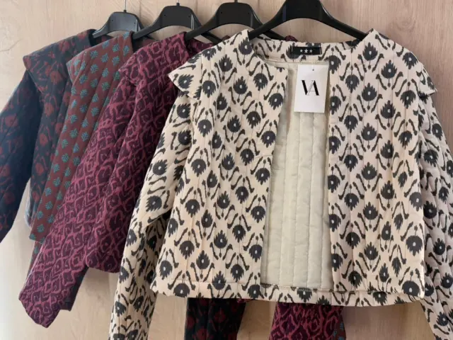 CHAQUETA ESTAMPADA